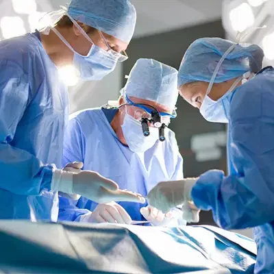 Chirurgie des fesses Chirurgiens